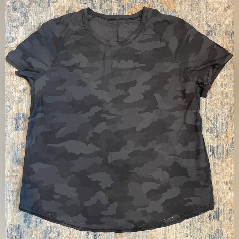 Lululemon Rise and Run Short Sleeve Size 12
